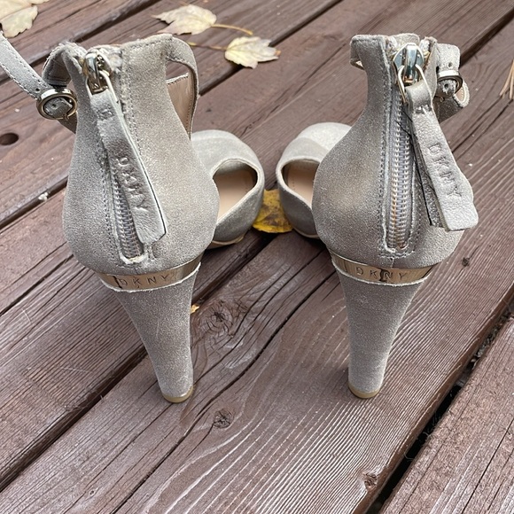 DKNY ankle strap heels - Picture 4 of 6
